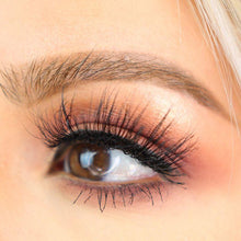 Load image into Gallery viewer, Baddy Lash Kit
